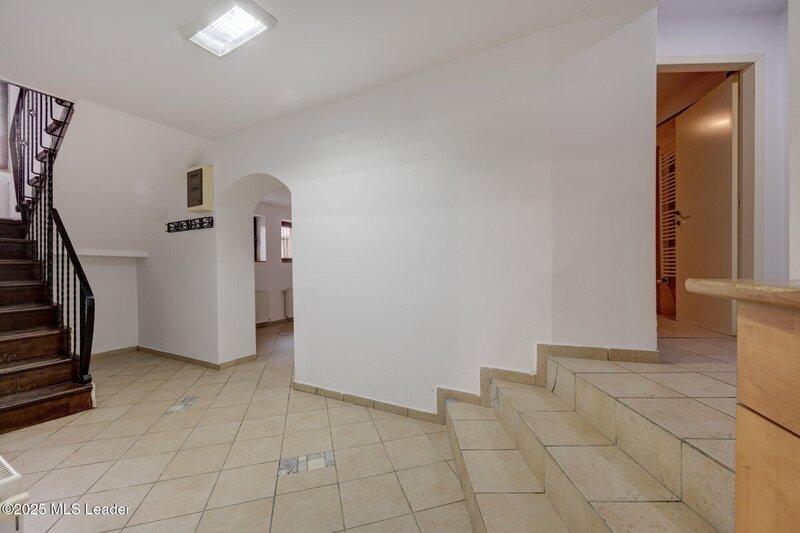 Piata Gemeni. O casa cu trecut, in inima orasului - eleganta clasica, stil actual