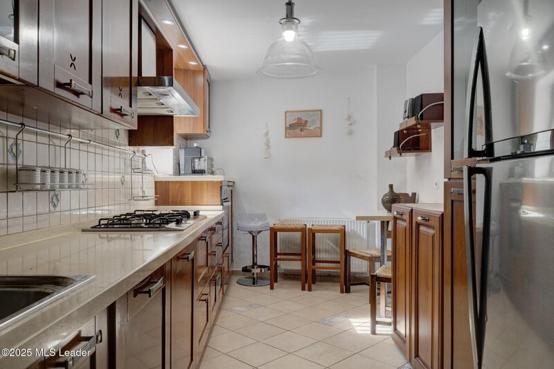 Piata Gemeni. O casa cu trecut, in inima orasului - eleganta clasica, stil actual