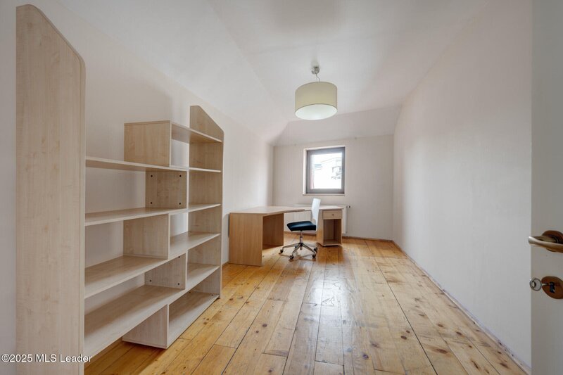 Piata Gemeni. O casa cu trecut, in inima orasului - eleganta clasica, stil actual